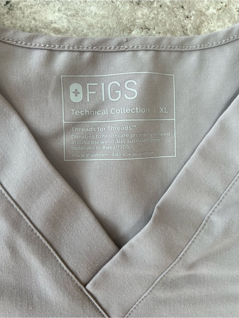 FIGS Men's Leon Three-Pocket Scrub Top Limited Edition Slate Gray (PO#: 6418) XL - Picture 4 of 6